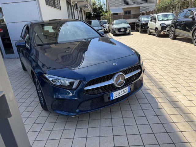 MERCEDES-BENZ A 180 d Sport Cambio Automatico