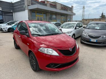 Lancia Ypsilon 1.0 FireFly 5 porte 70 CV S&S Hybrid Ecochic Gold