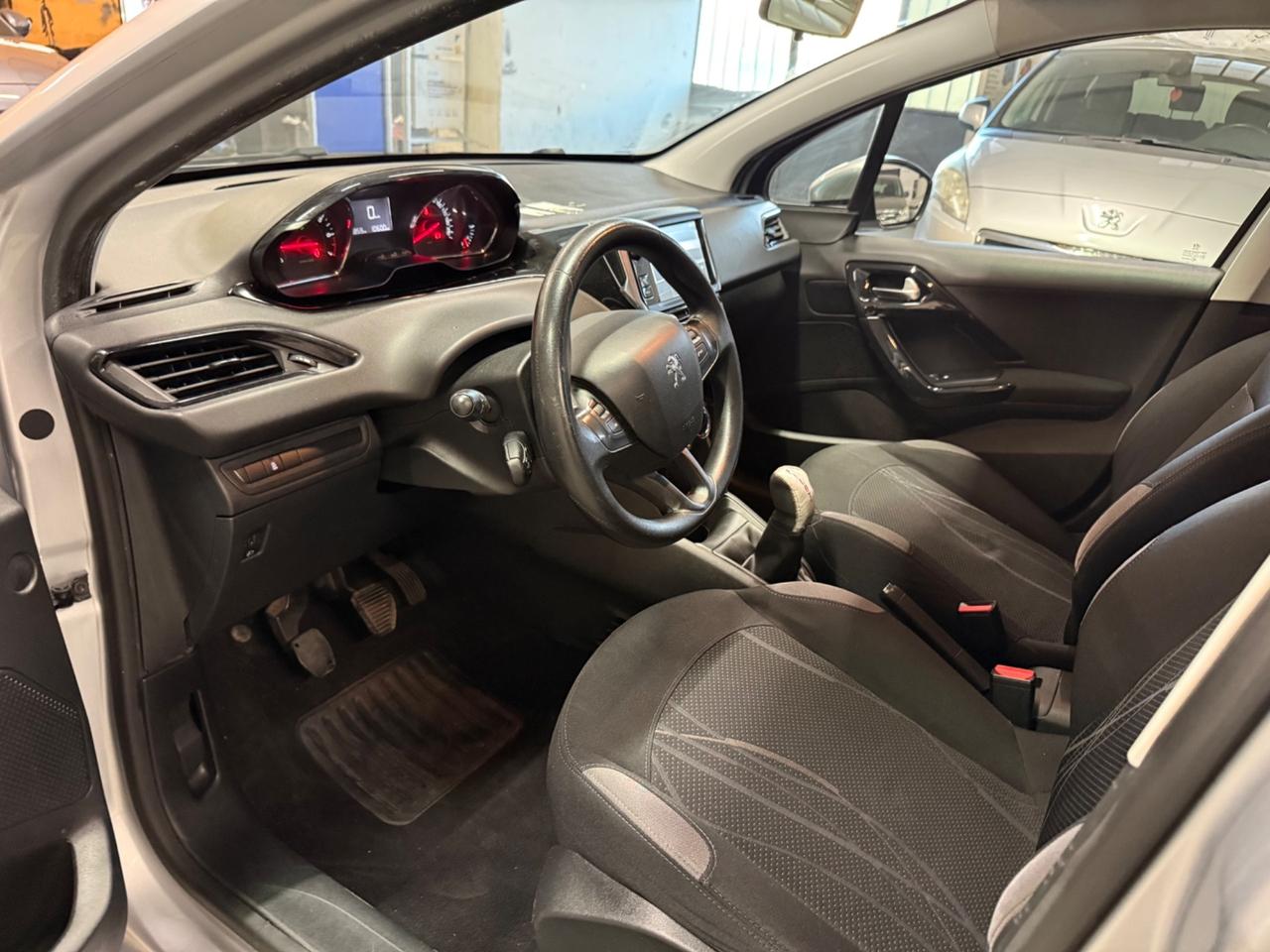 Peugeot 208 PureTech 82 5 porte Allure