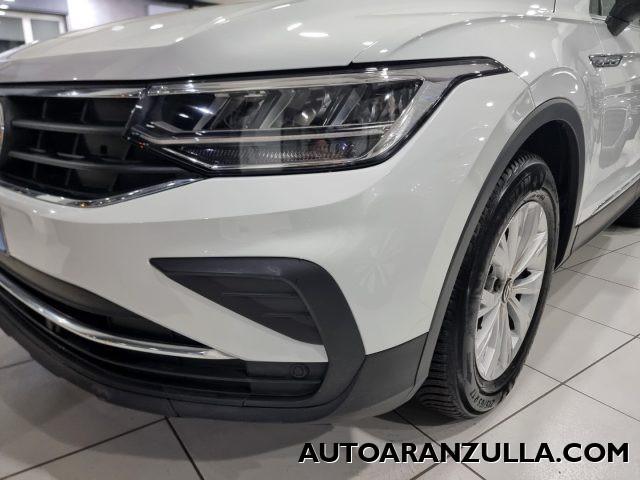 VOLKSWAGEN Tiguan NEW 2.0 TDI 150CV SCR DSG Life Navi - Fari a Led