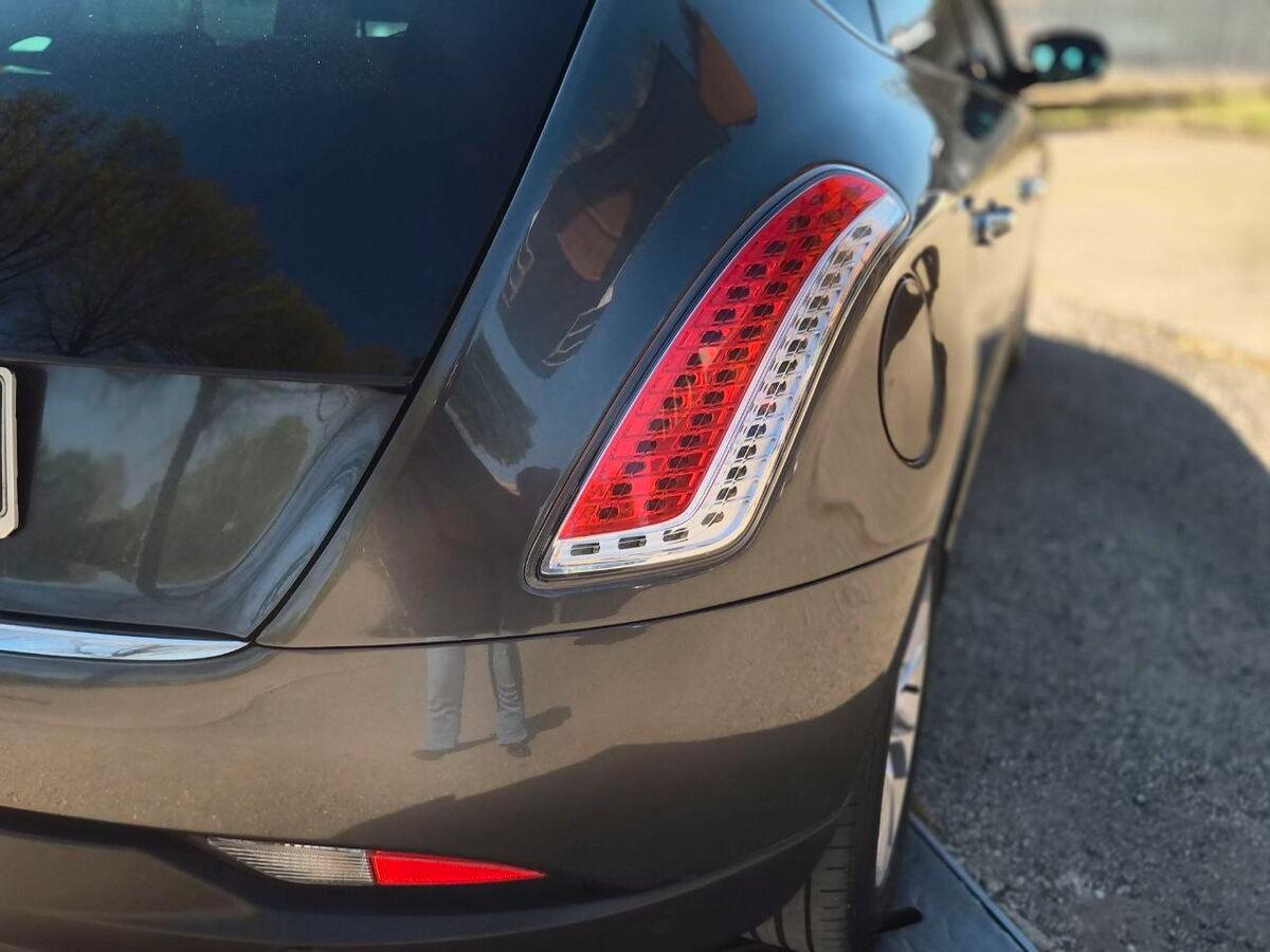 Lancia Delta 1.4 tjt Silver ecochic Gpl 120cv my14