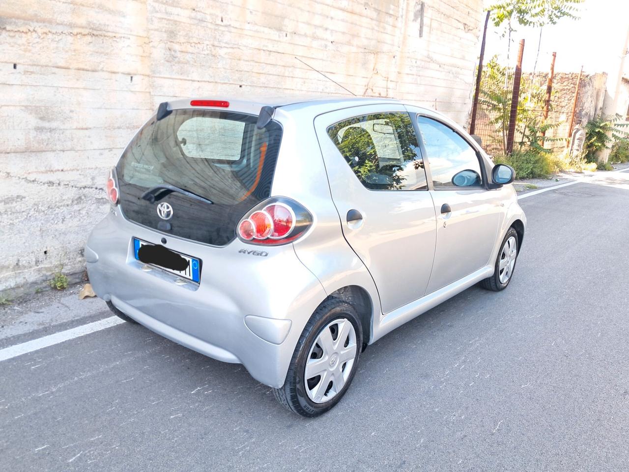 Toyota Aygo 1.0 5 Porte Clima Idroguida