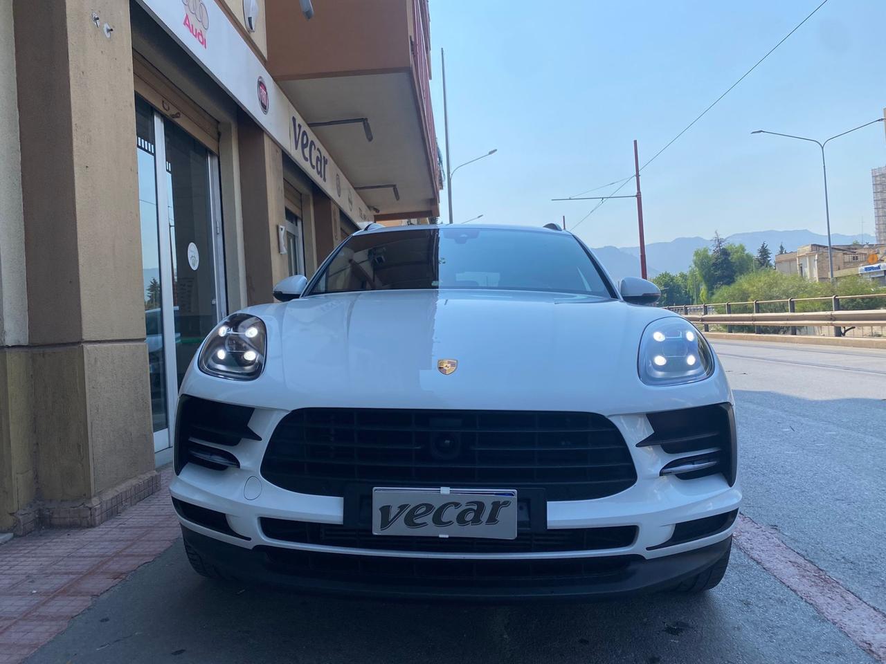 Porsche Macan 2.0 tetto panoramico