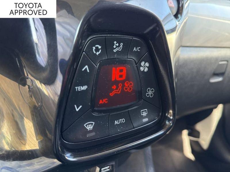 Toyota Aygo 1.0 X-PLAY 5P M-MT