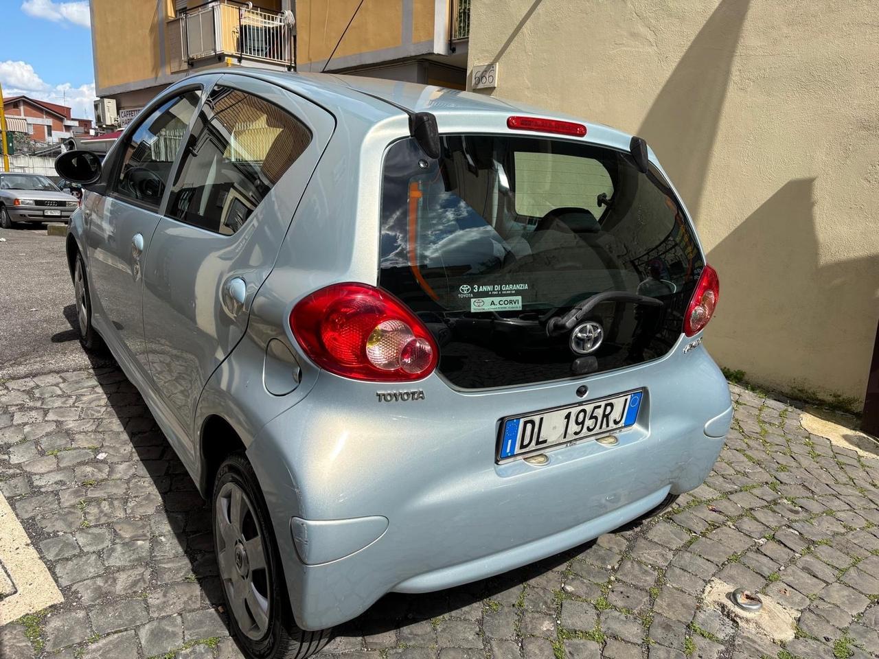 Toyota Aygo 1.0 12V VVT-i 5 porte Now