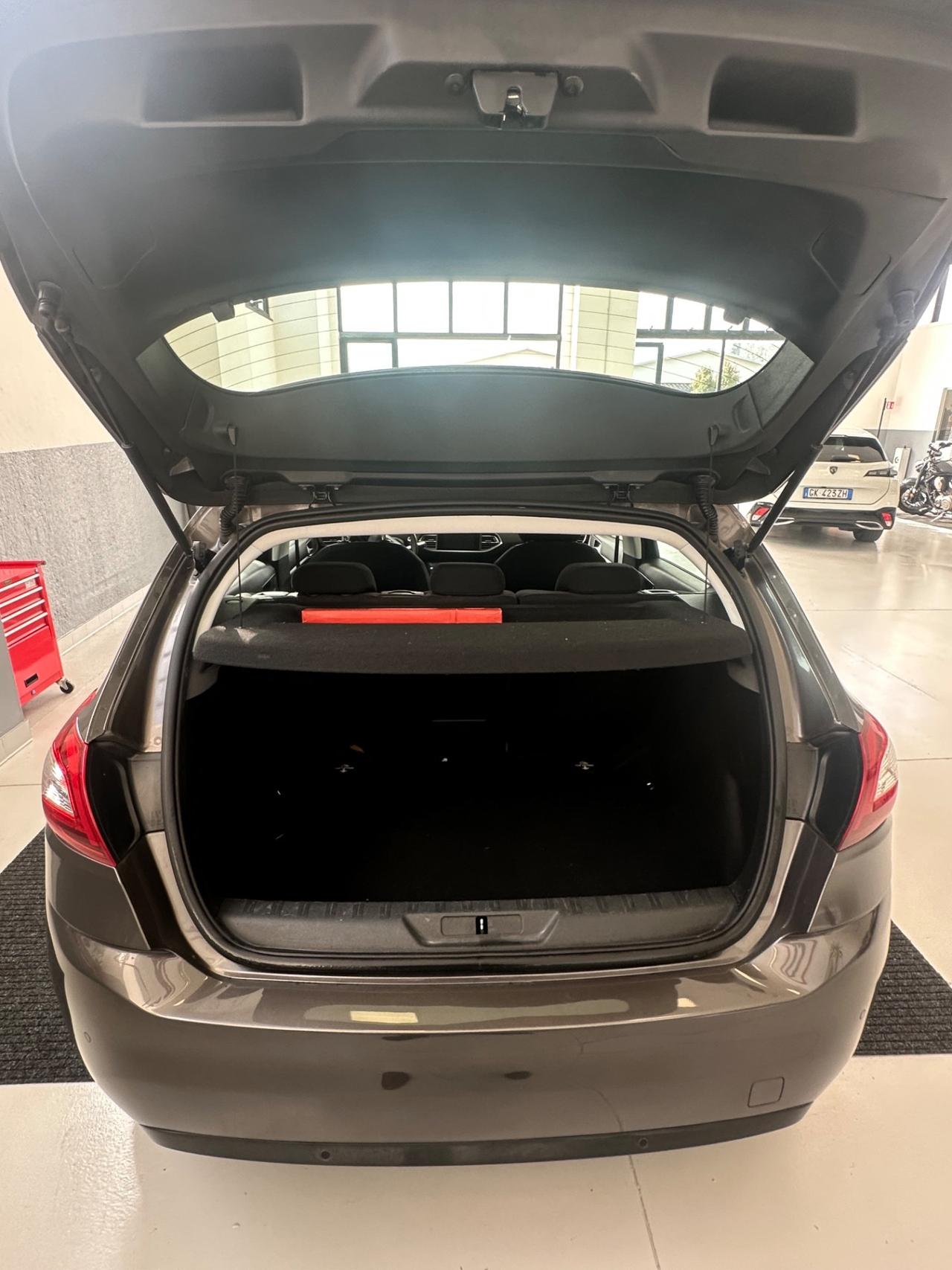 Peugeot 308 BlueHDi 120 S&S EAT6 Business