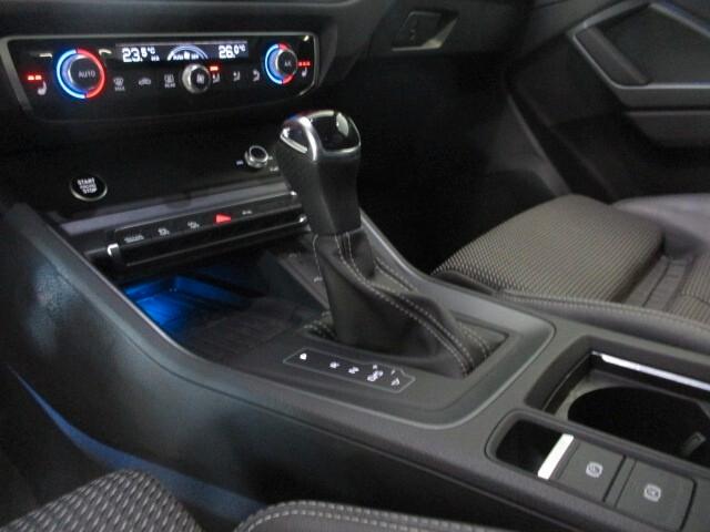 Audi Q3 SUV (35) Blackline 2.0 TDI 150CV S-Tronic