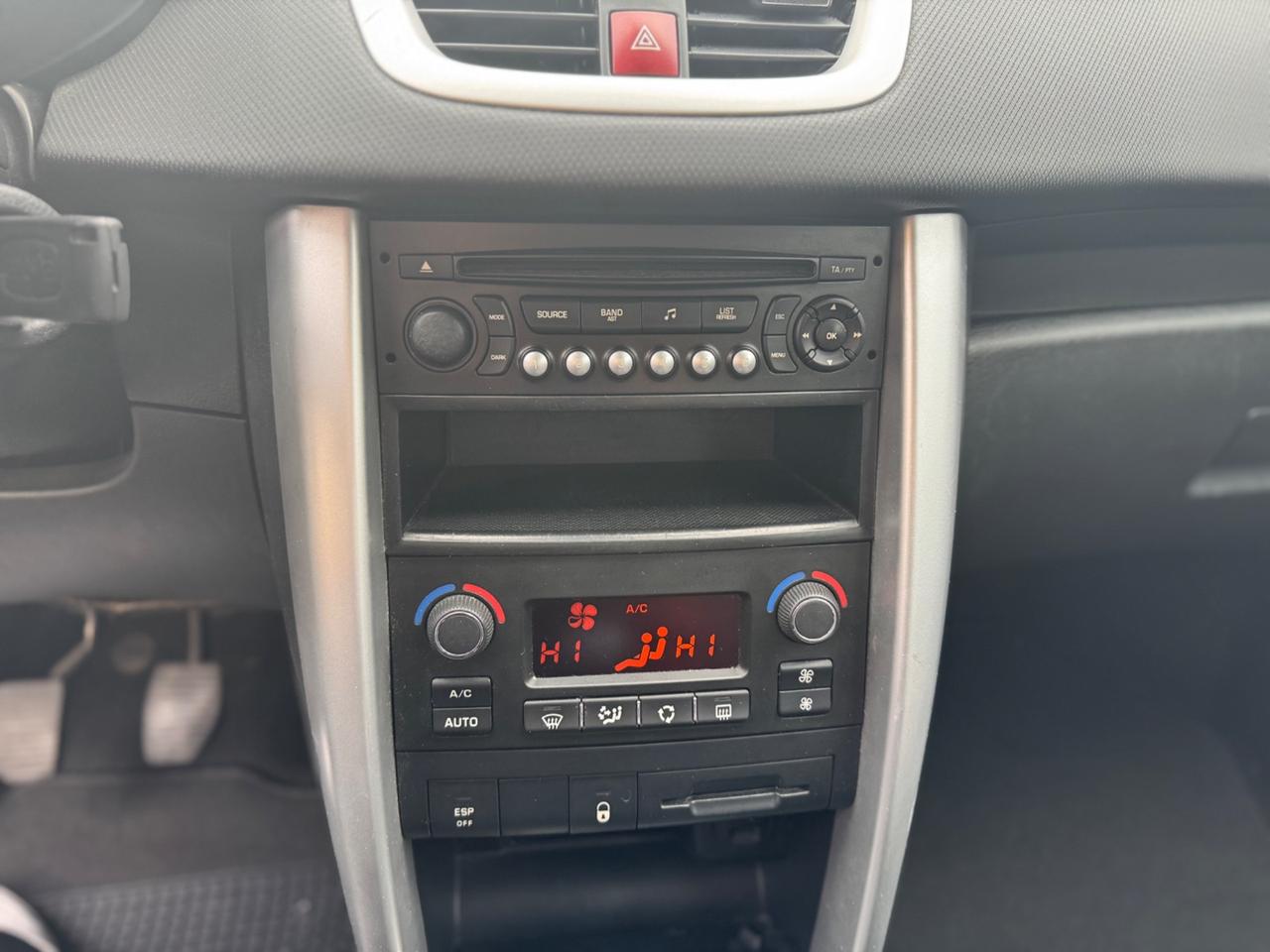 Peugeot 207 1.4 VTi 95CV 5p. X Line 95.000Km