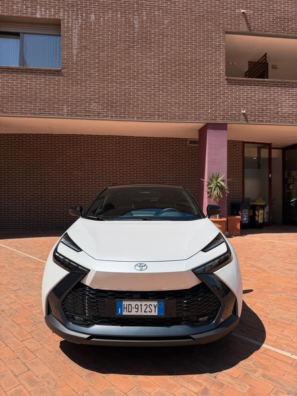 Toyota C-HR 1.8 HV Lounge 145 KW 197 CV TETTO PANORAMICO FULL OPTIONAL
