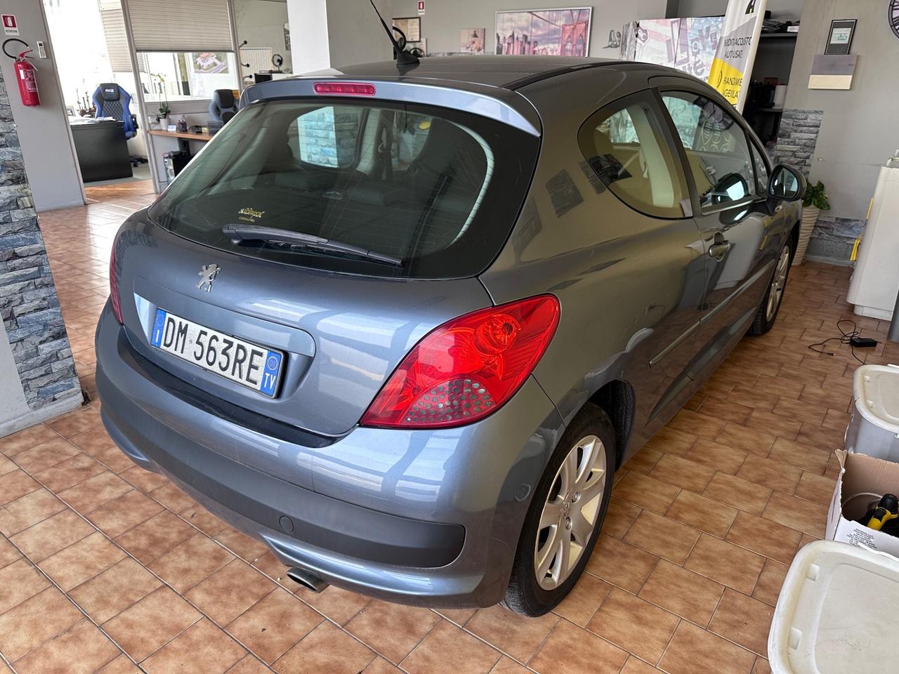 Peugeot 207 1.6diesel 90cv cinghia fatta