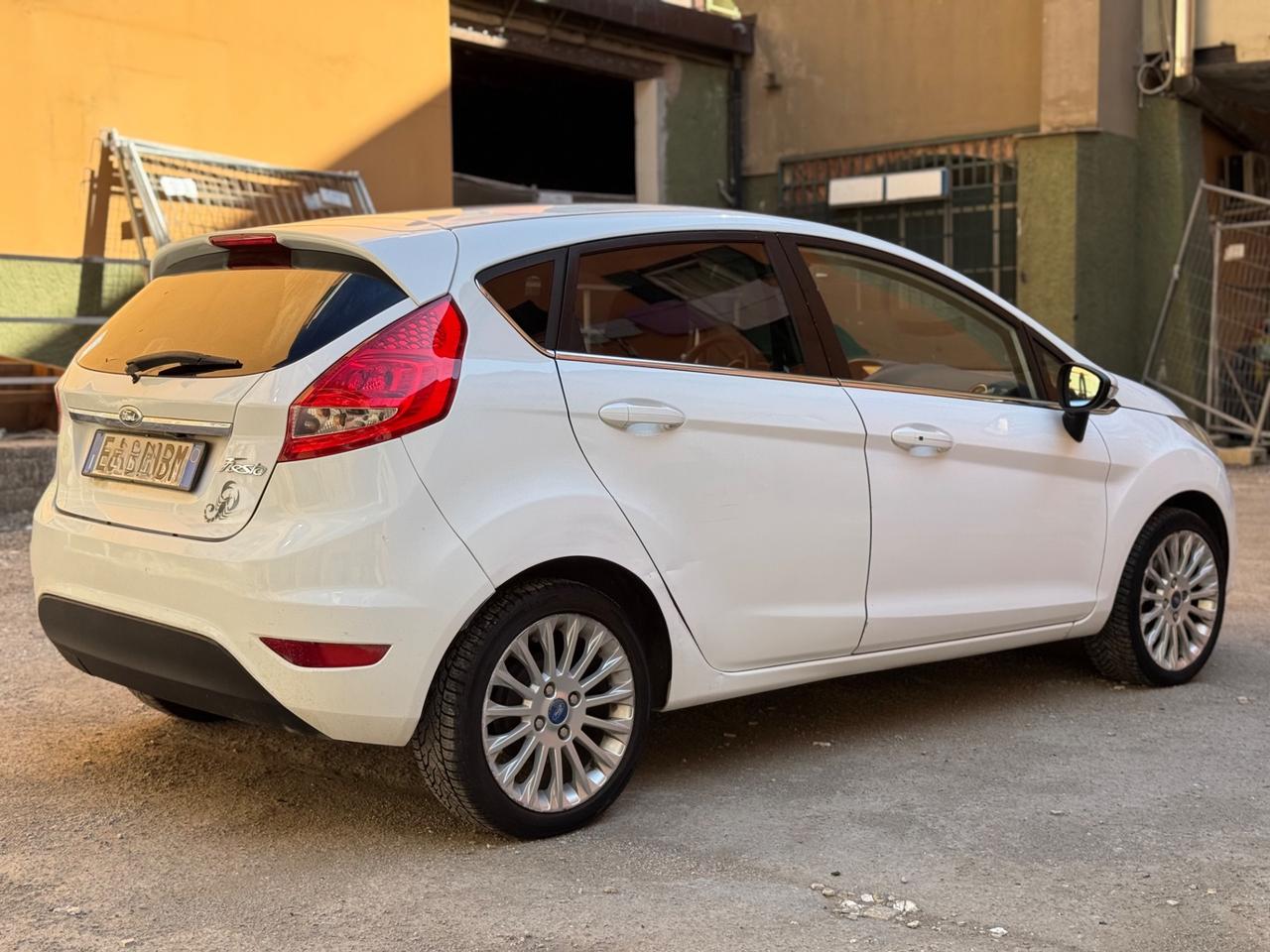 FORD FIESTA 1.2 BENZINA 5.P TITANIUM GARANZIA 12 MESI