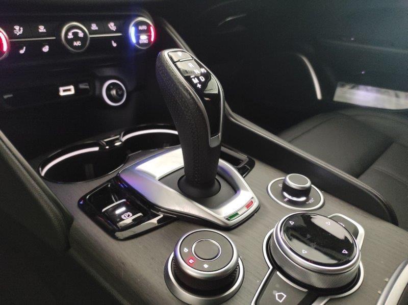 ALFA ROMEO Giulia (2016) - Giulia 2.0 Turbo 280 CV AT8 AWD Q4 Ti