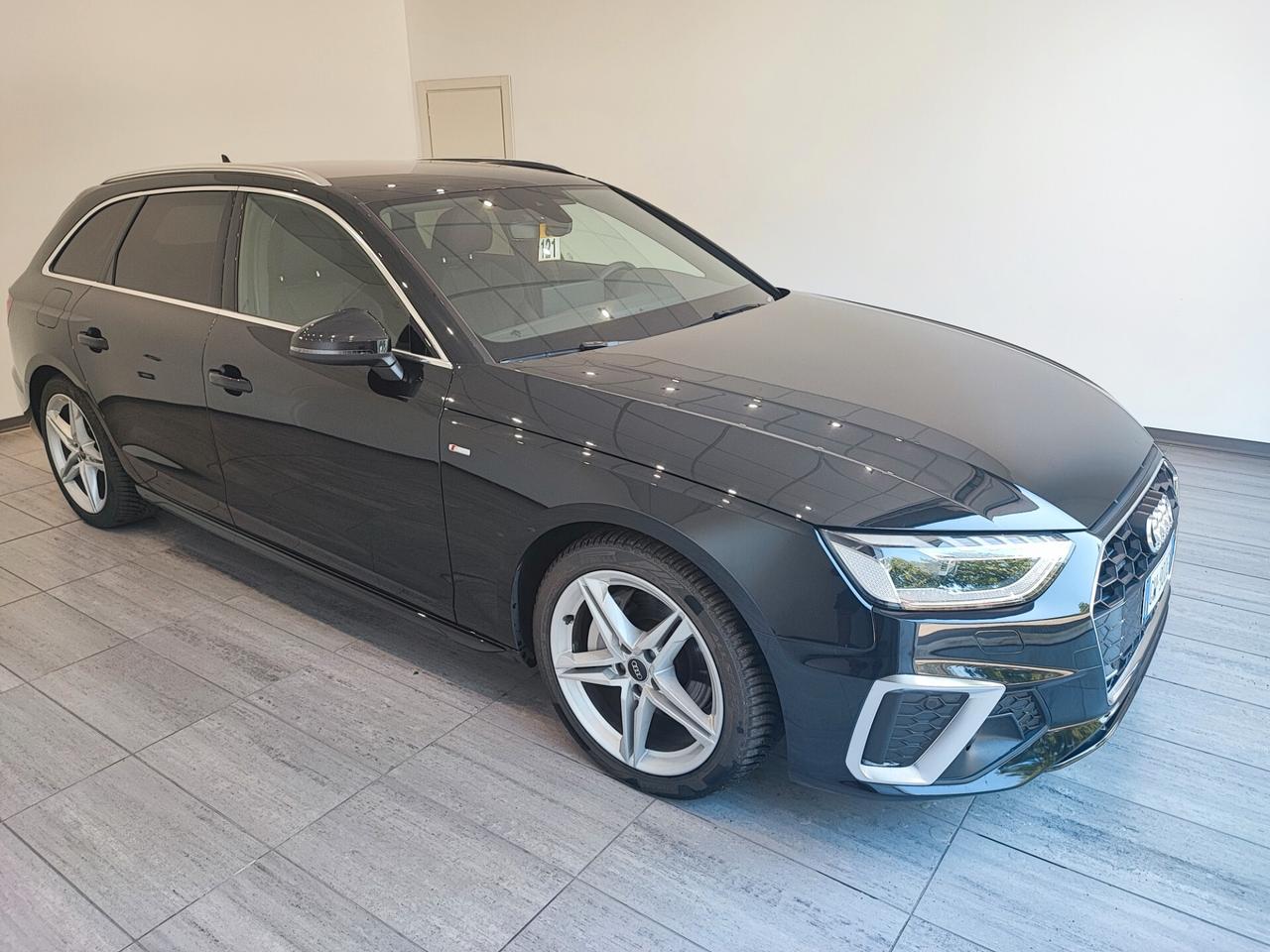 Audi A4 Avant 40 TDI quattro S tronic line edition