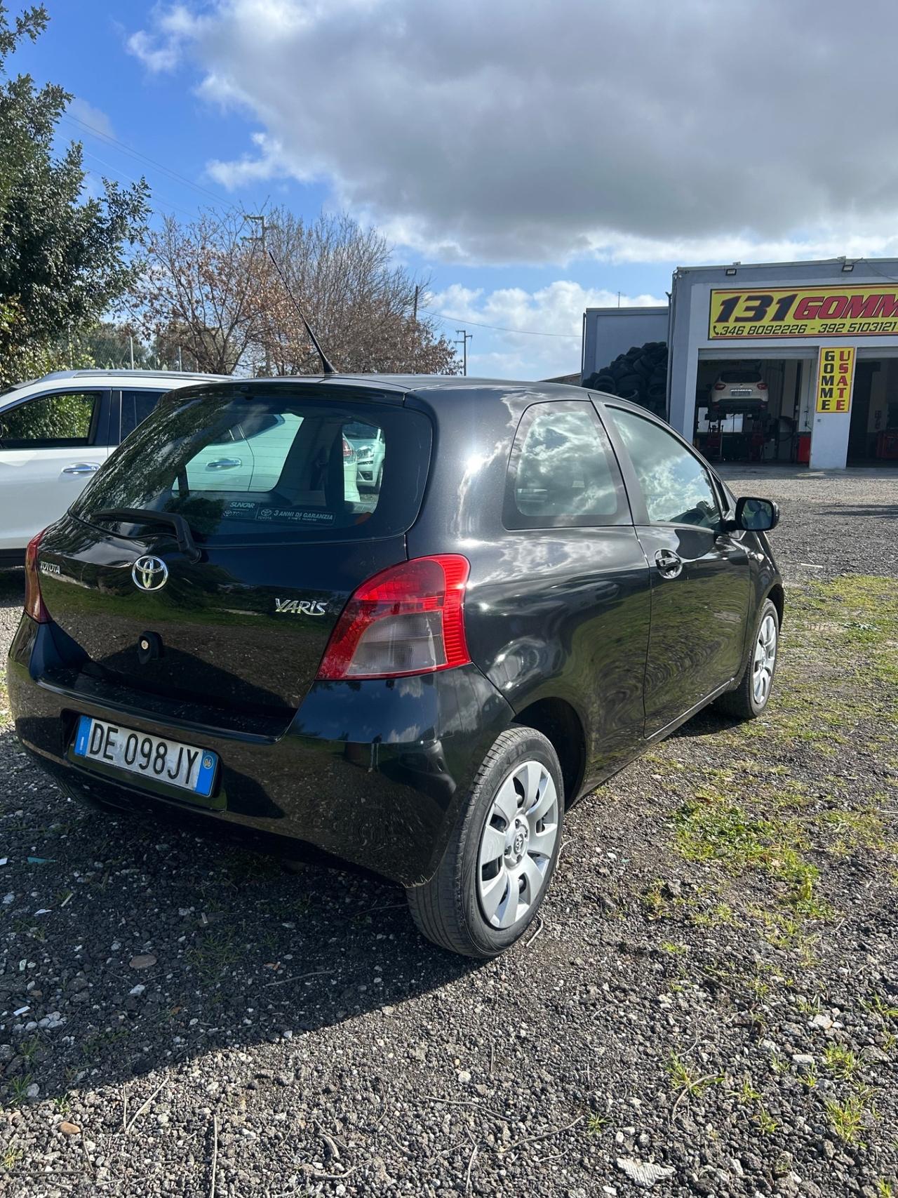 Toyota Yaris 1.0 3 porte