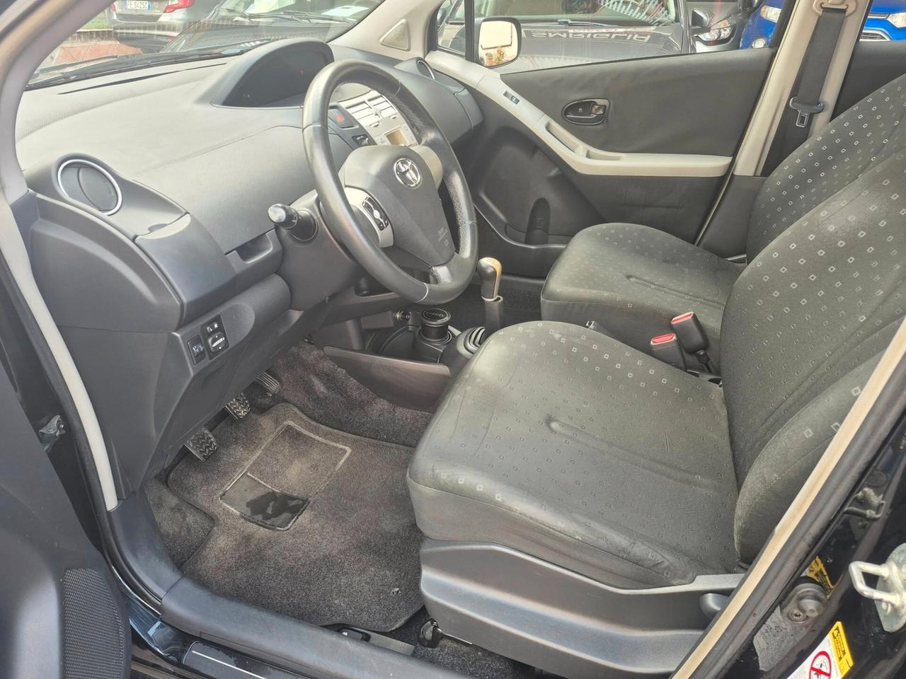 Toyota Yaris 1.0 5 porte Sol