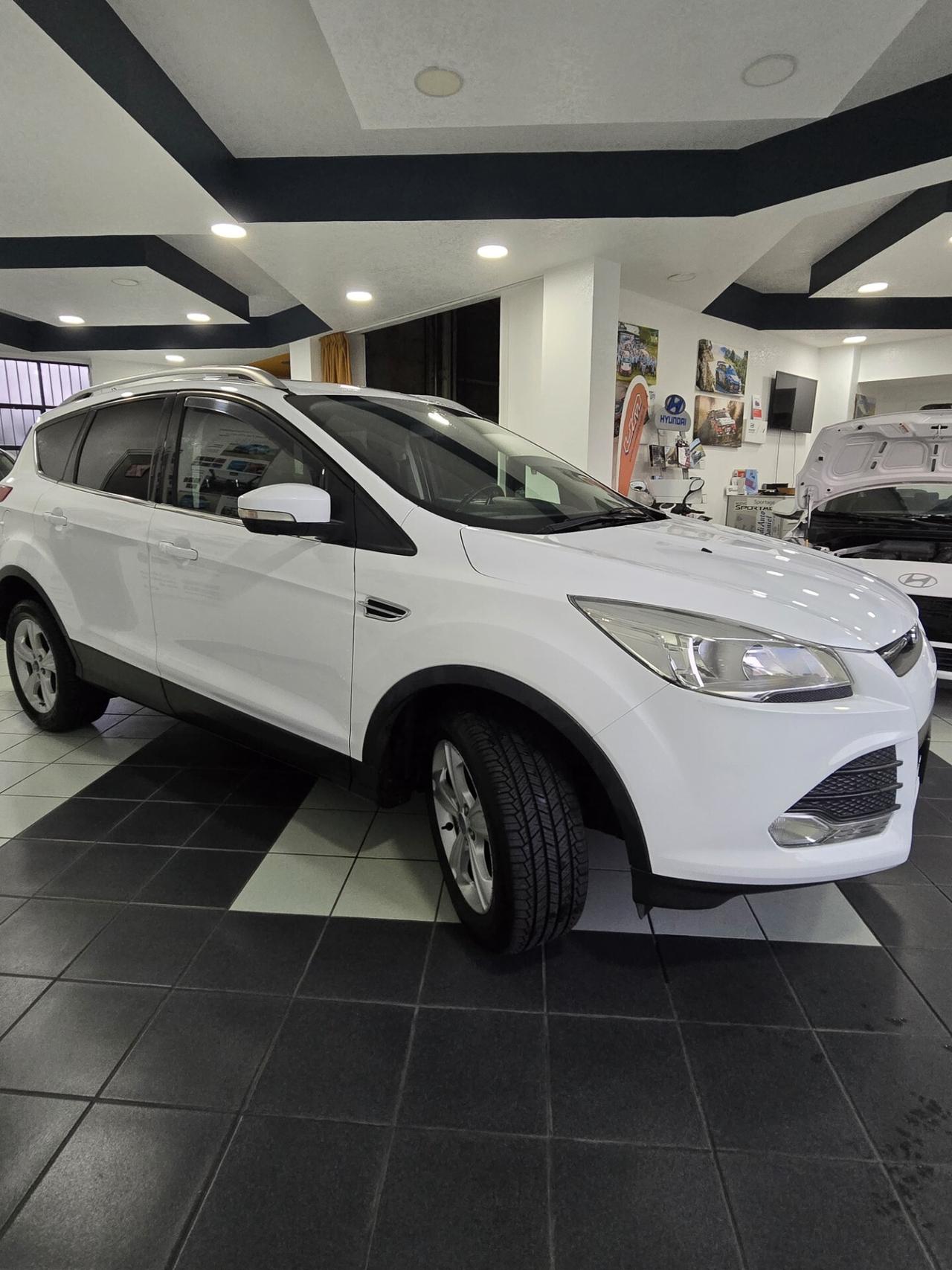 Ford Kuga 2.0 TDCI 120 CV S&S 2WD Titanium