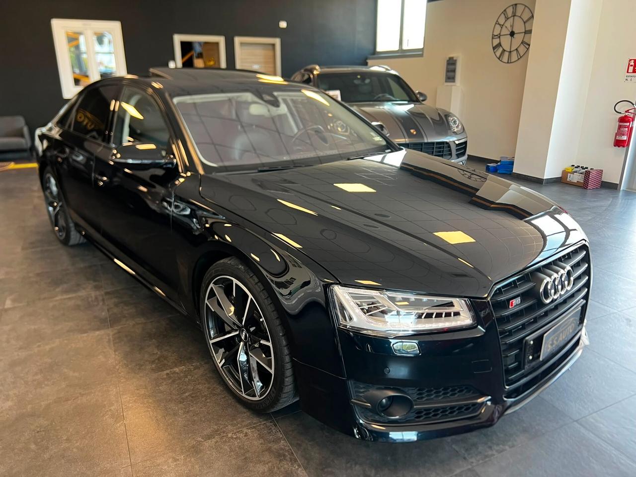 Audi A8 S8 4.0 TFSI quattro tiptronic plus