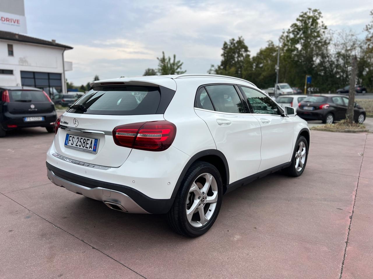 Mercedes-benz GLA 200 d Automatic Premium