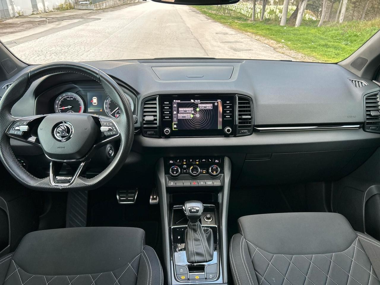 Skoda Karoq 1.6 TDI SCR DSG SportLine