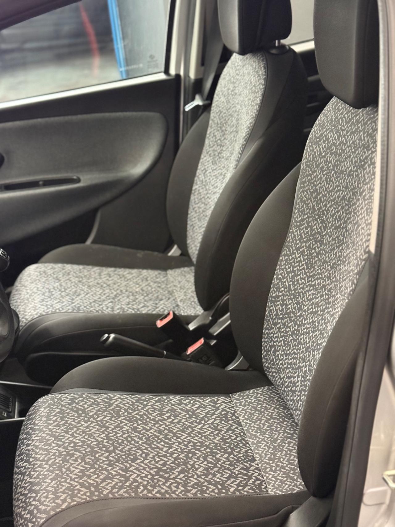 Lancia Ypsilon 1.0 FireFly 5 porte S&S Hybrid Ecochic Silver