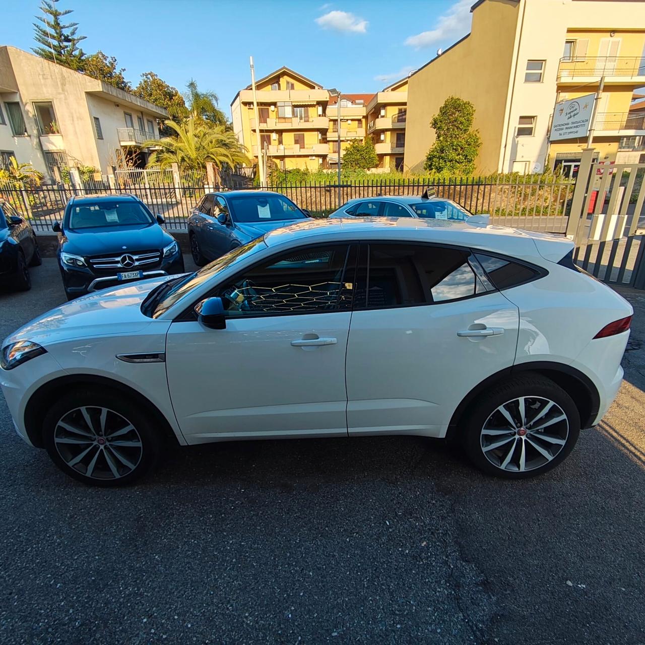 Jaguar E-Pace 2.0D 150 CV AWD aut. R-Dynamic SE