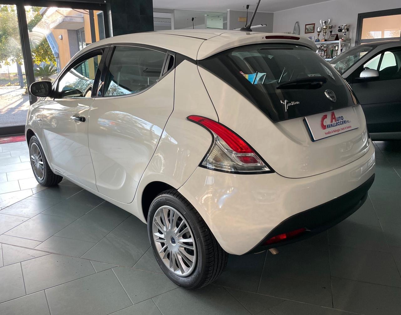 Lancia Ypsilon 1.2 69 CV 5 porte S&S Gold