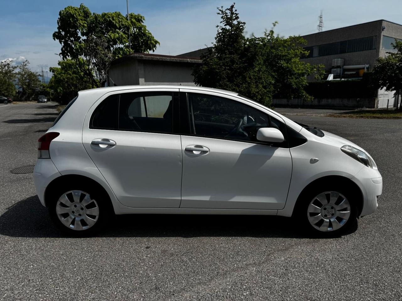 Toyota Yaris 1.0 5 porte Sol