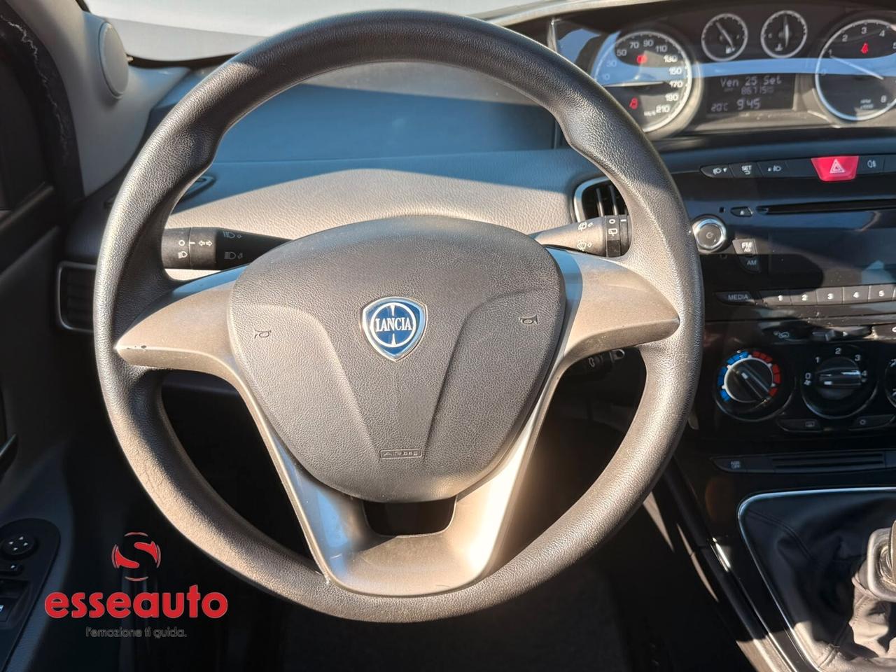 Lancia Ypsilon 1.2 69 CV 5 porte Gold