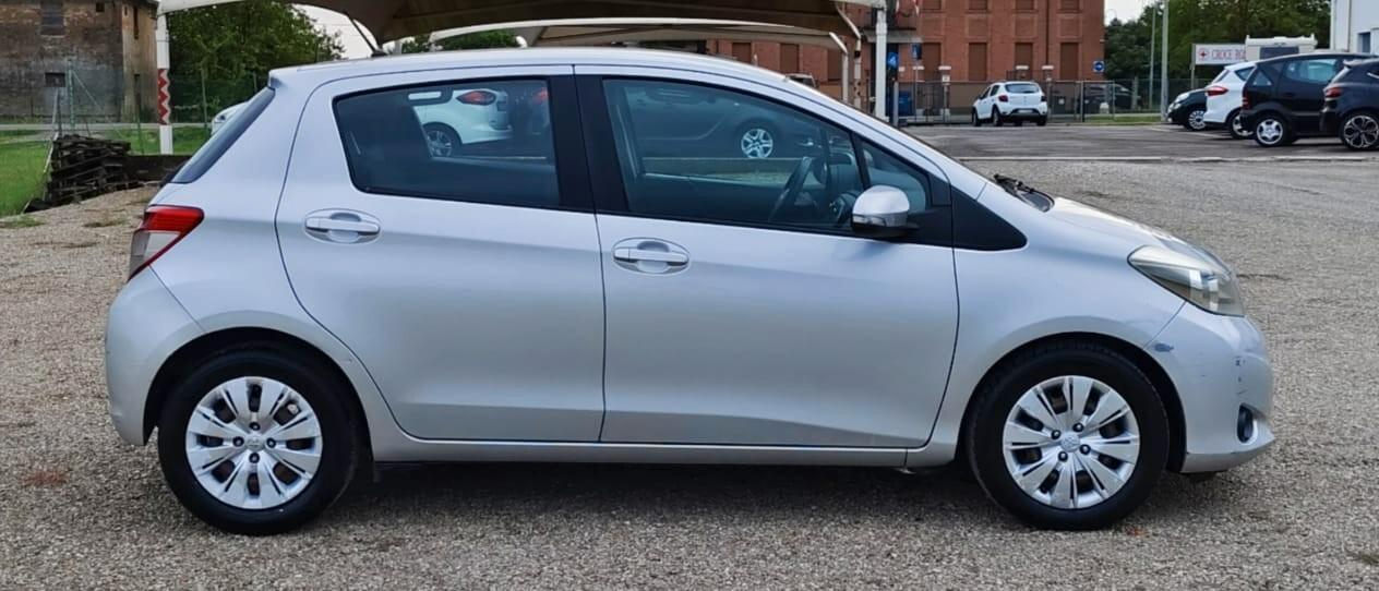 Toyota Yaris 1.4 D-4D 5 porte Lounge