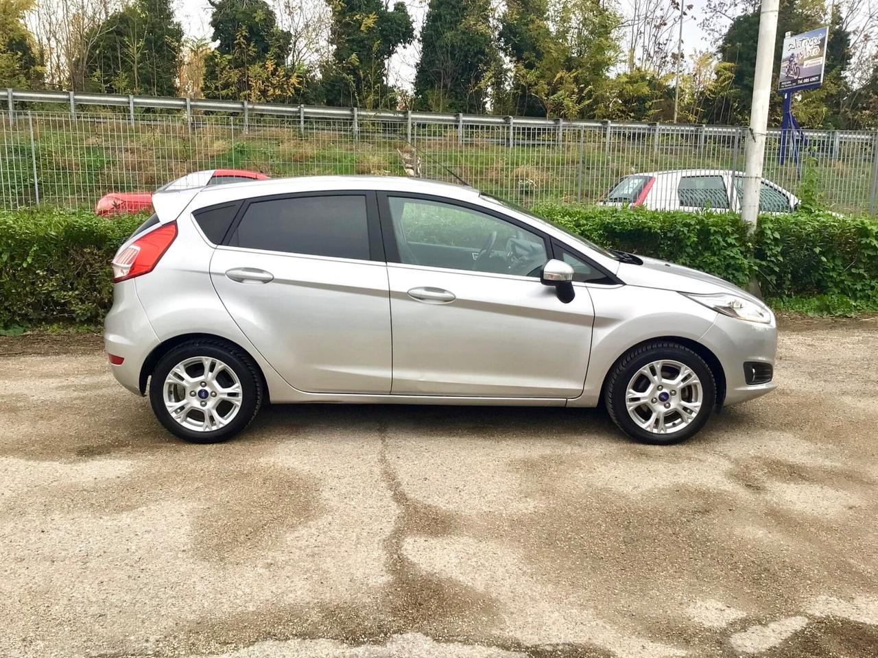 Ford Fiesta 1.5 TDCi 75CV 5 porte Titanium