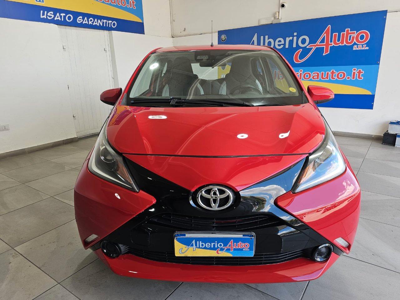 Toyota Aygo 5 Porte Aygo 5p 1.0 x-play my15