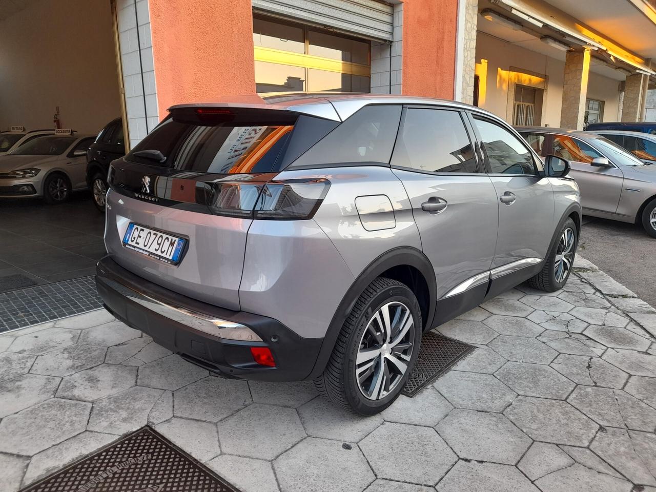 PEUGEOT 3008 1.5 BLUEHDI 130 CV ALLURE