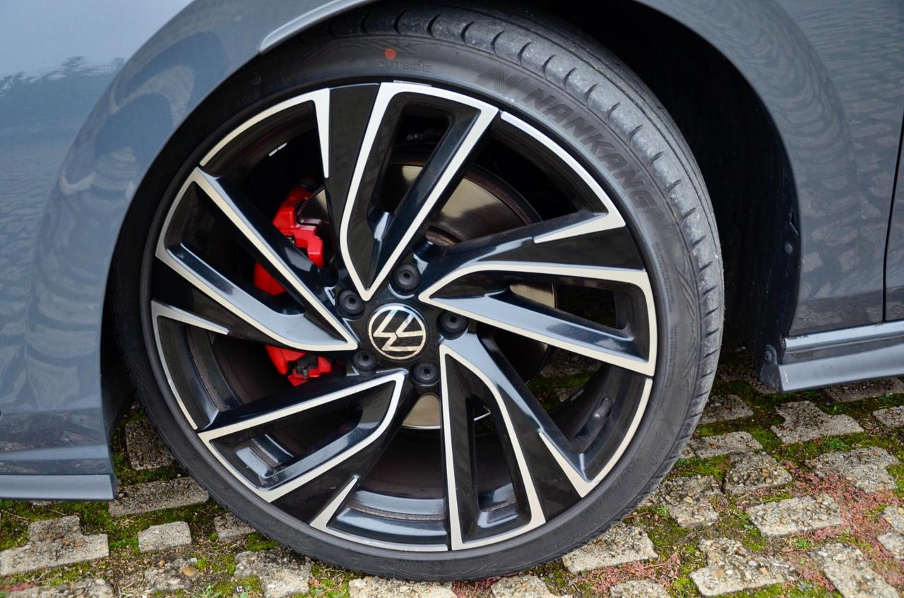 VOLKSWAGEN GOLF GTD 2.0 TDI 200cv DSG 5p. SERVICE UFF VW, UFF ITALIANA, EURO 6D, FARI IQ LED, APPLE ANDROID, 19", PERMUTE