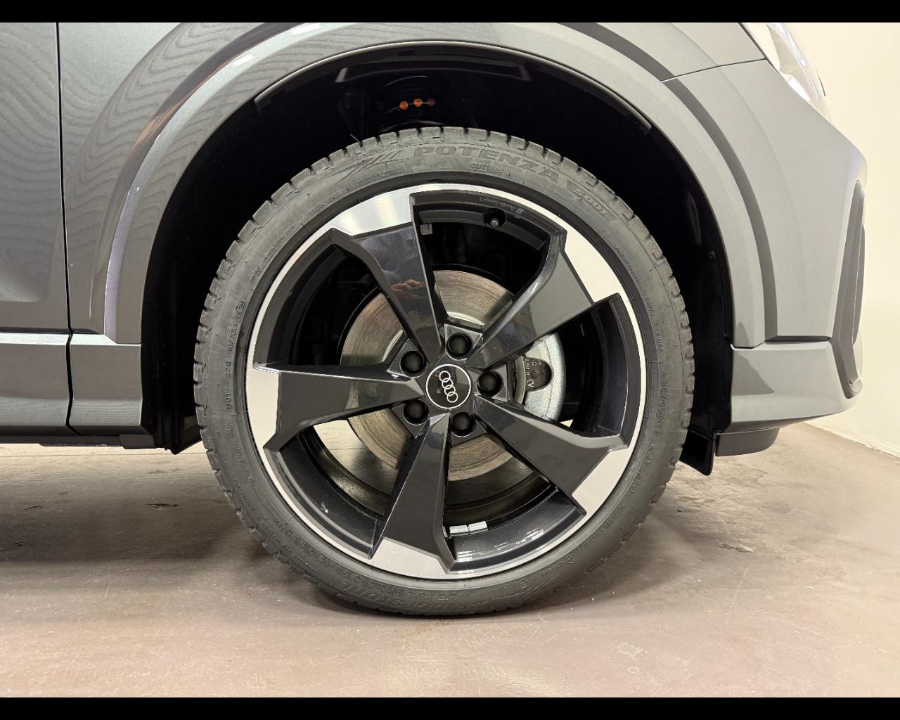 AUDI Q2 35 TDI S-TRONIC IDENITITY BLACK