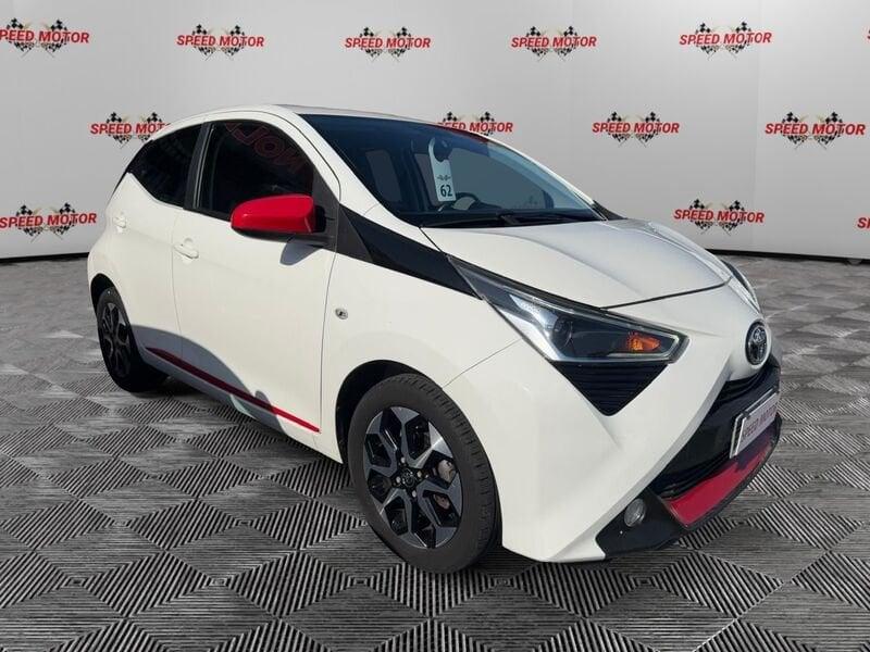 Toyota Aygo 1.0 VVT-i x-play MMT Automatica! RETROCAMERA