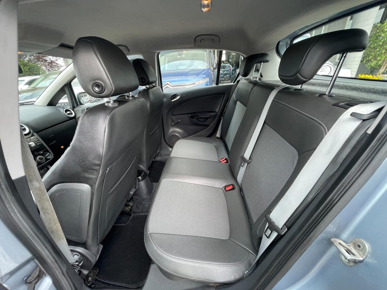 Opel Corsa 1.4 16V 5 porte Cosmo