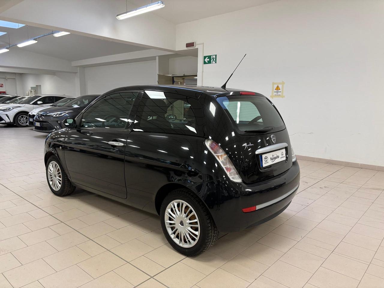 Lancia Ypsilon 1.2 8v Argento