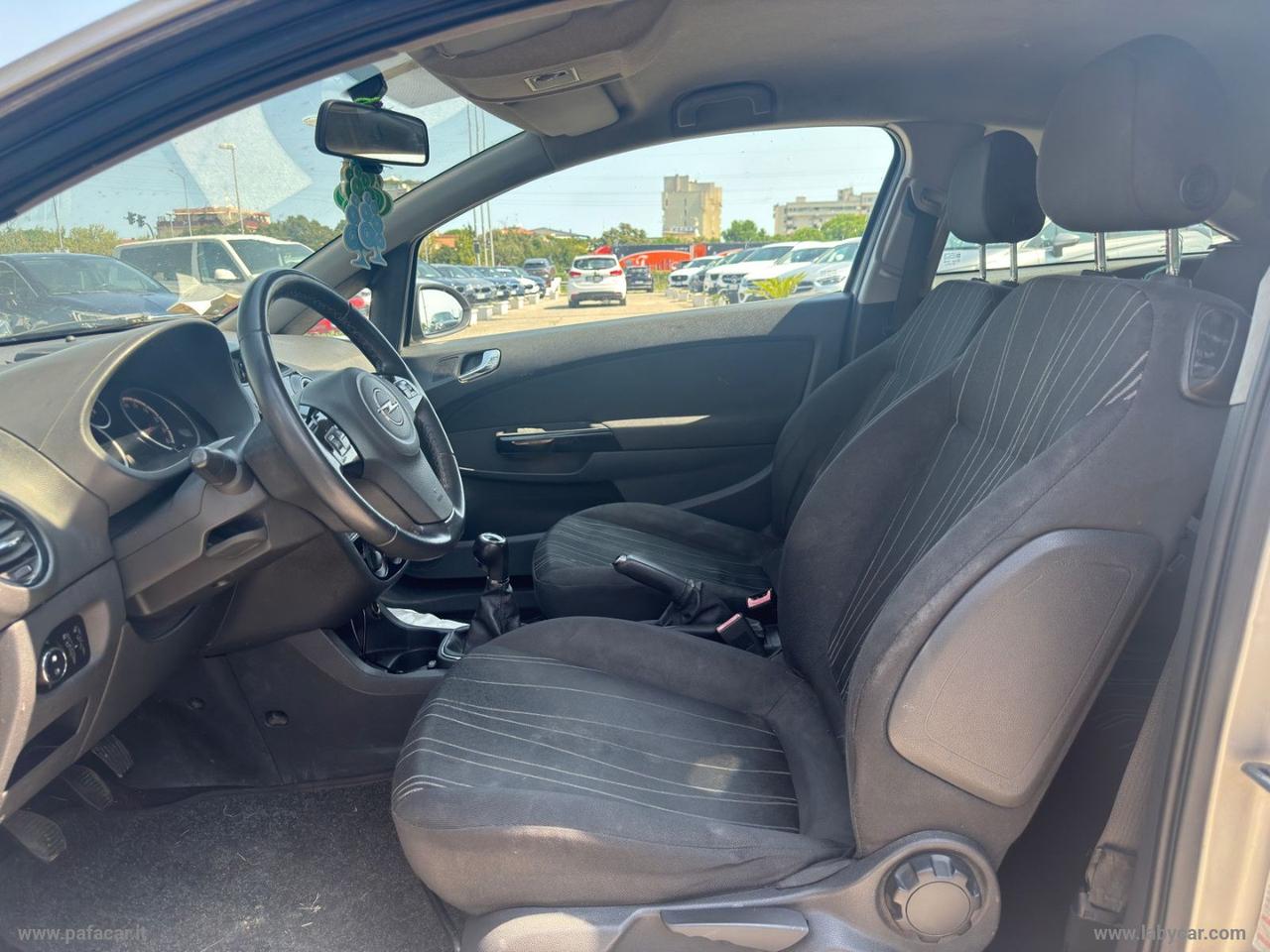 OPEL Corsa 1.2 3p. b-color