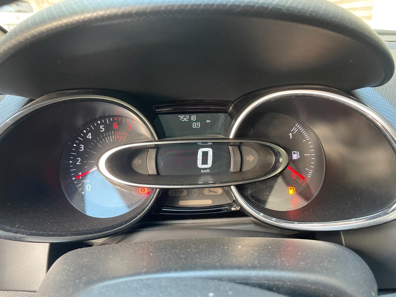 Renault Clio TCe 12V 90 CV GPL 5 porte Moschino Intens FINANZIABILE