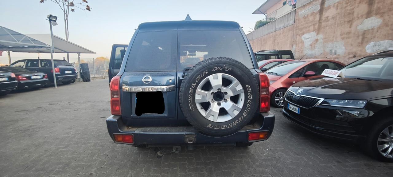 Nissan Patrol 3.0 TD Di 5 porte Luxury Wagon