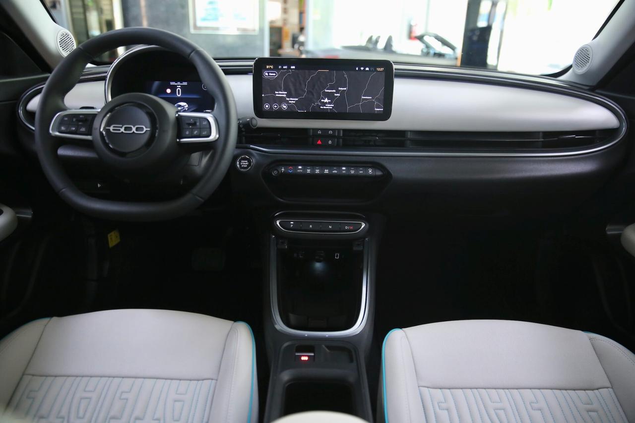 Fiat 600 Hybrid 110 cv DCT mhev La Prima