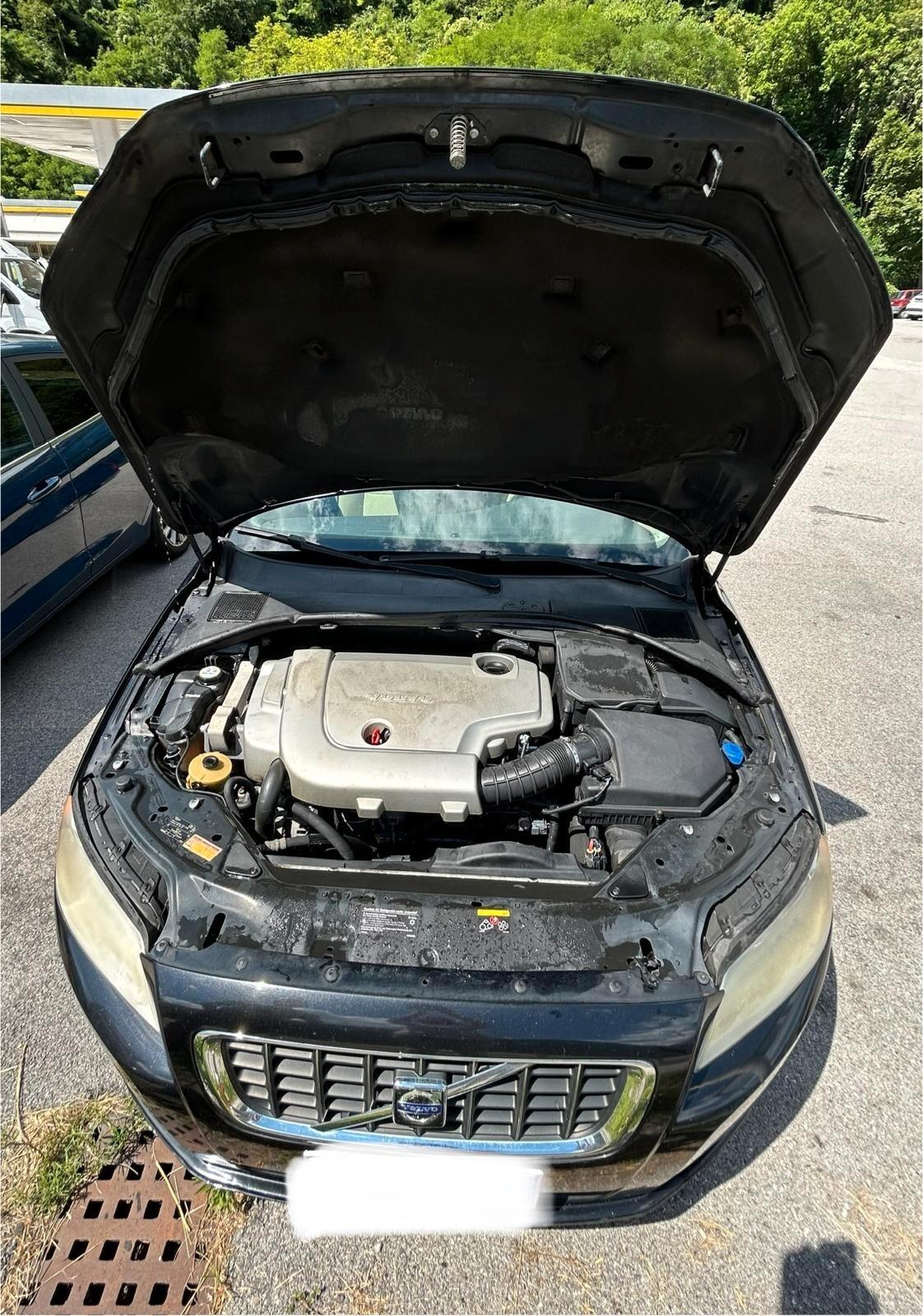 Volvo V70 2.4 D5 AWD Summum