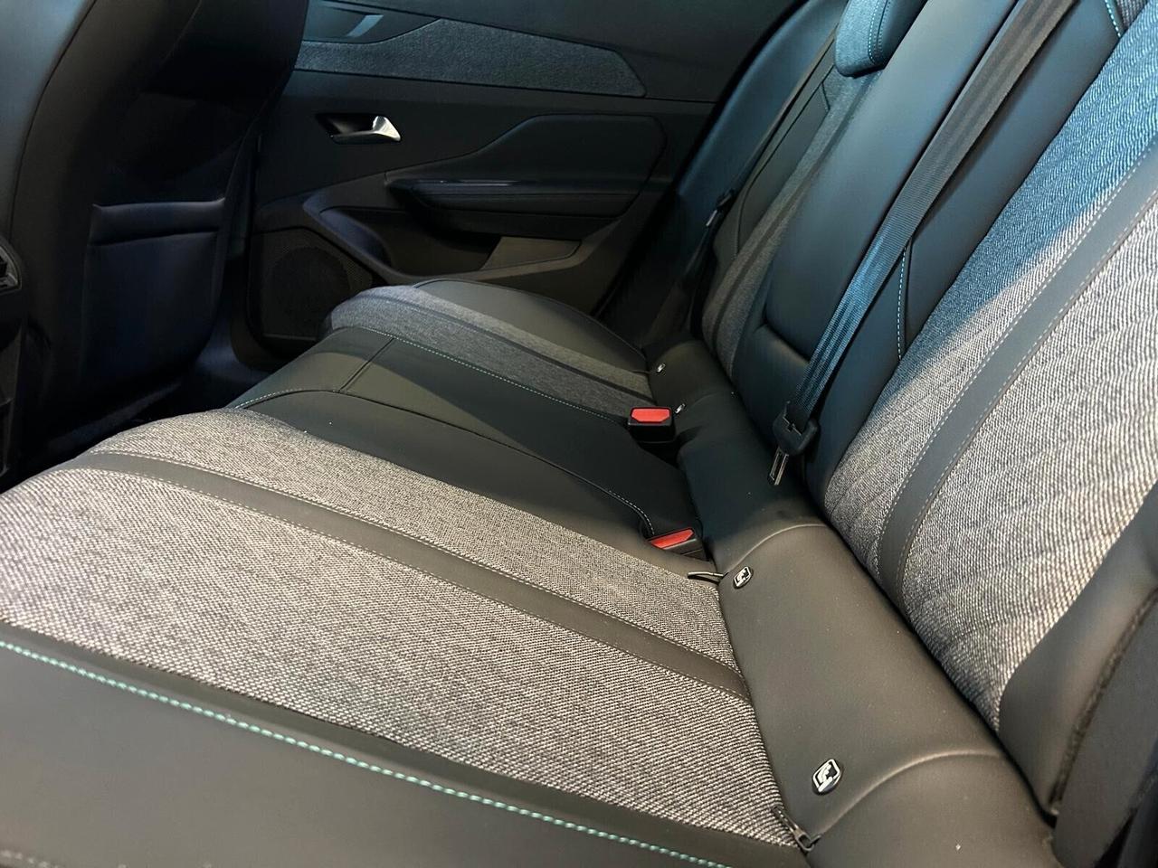 Peugeot 408 ALLURE PACK PureTech 130 EAT8 SPOTICAR