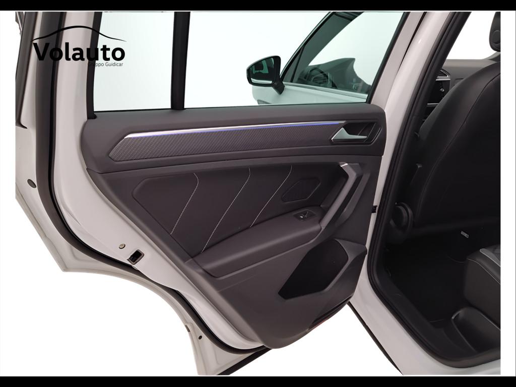 VOLKSWAGEN Tiguan II 2021 - Tiguan 1.5 tsi R-Line 150cv dsg