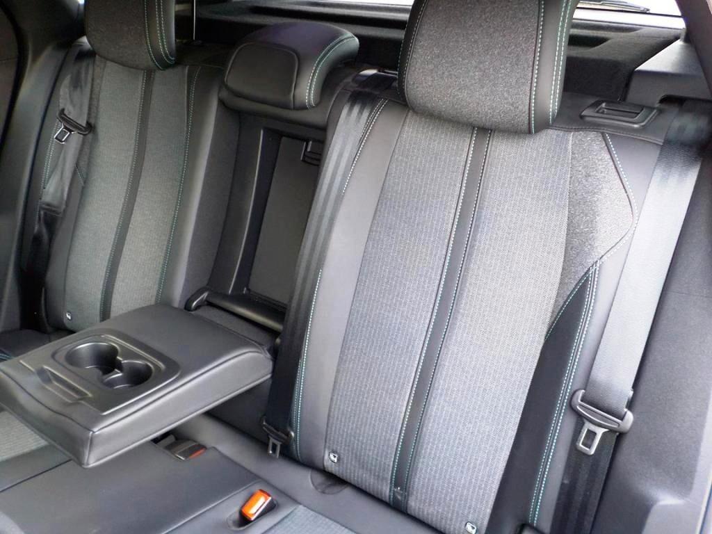 Peugeot 3008 Hybrid 136 e-DCS 6 Allure Pack