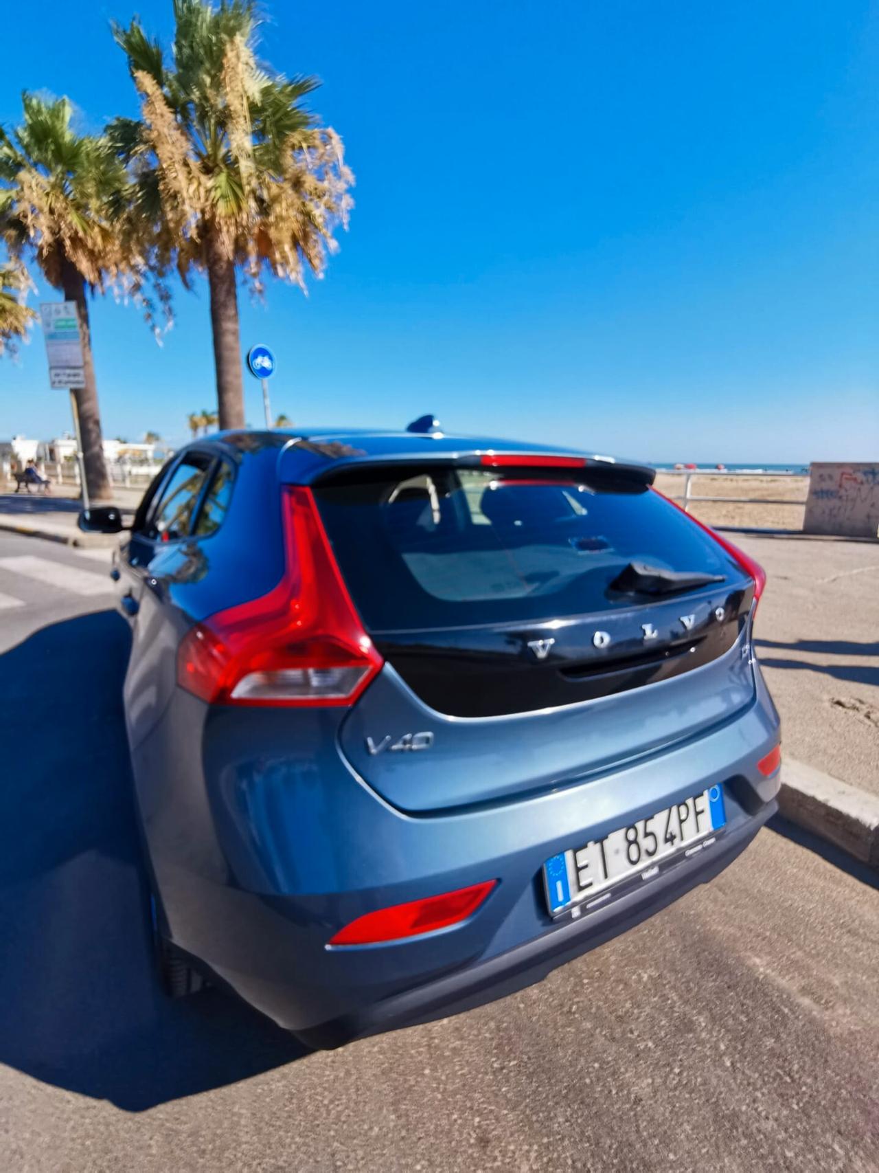Volvo V40 D2 1.6 Summum 2014