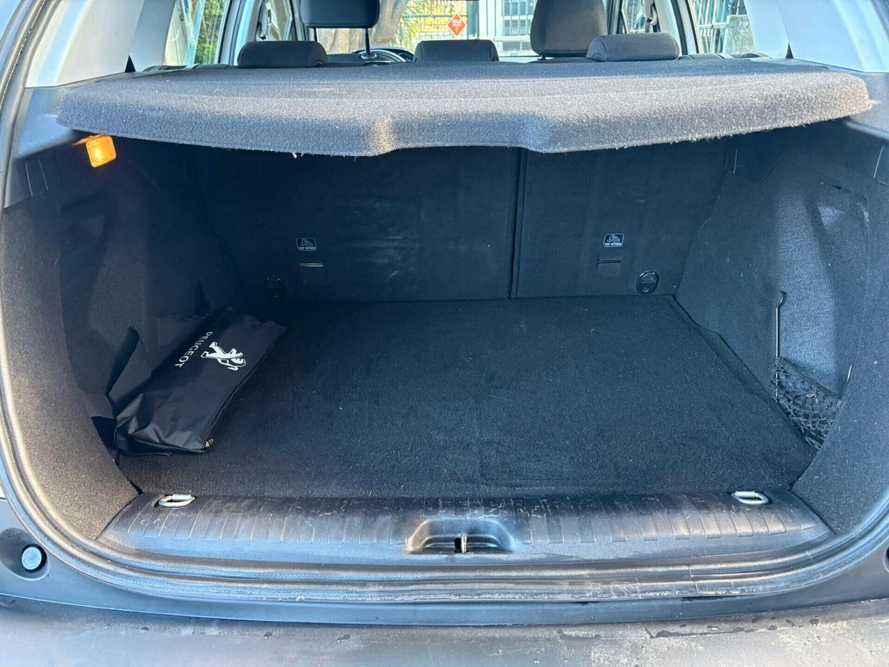 PEUGEOT 2008 1.6 HDi Active - 2017