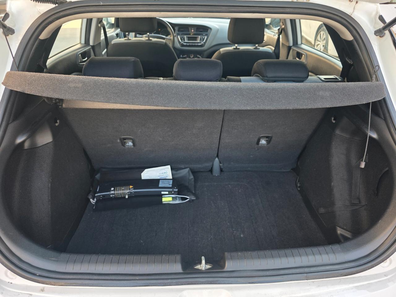 Hyundai i20 1.2 5 porte Tech