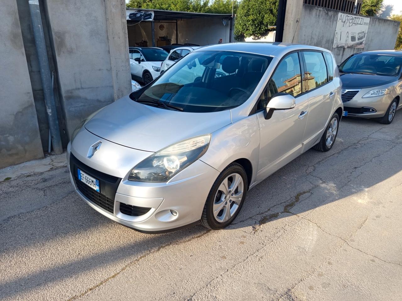 Renault Scenic X-Mod 1.5 dCi 110CV