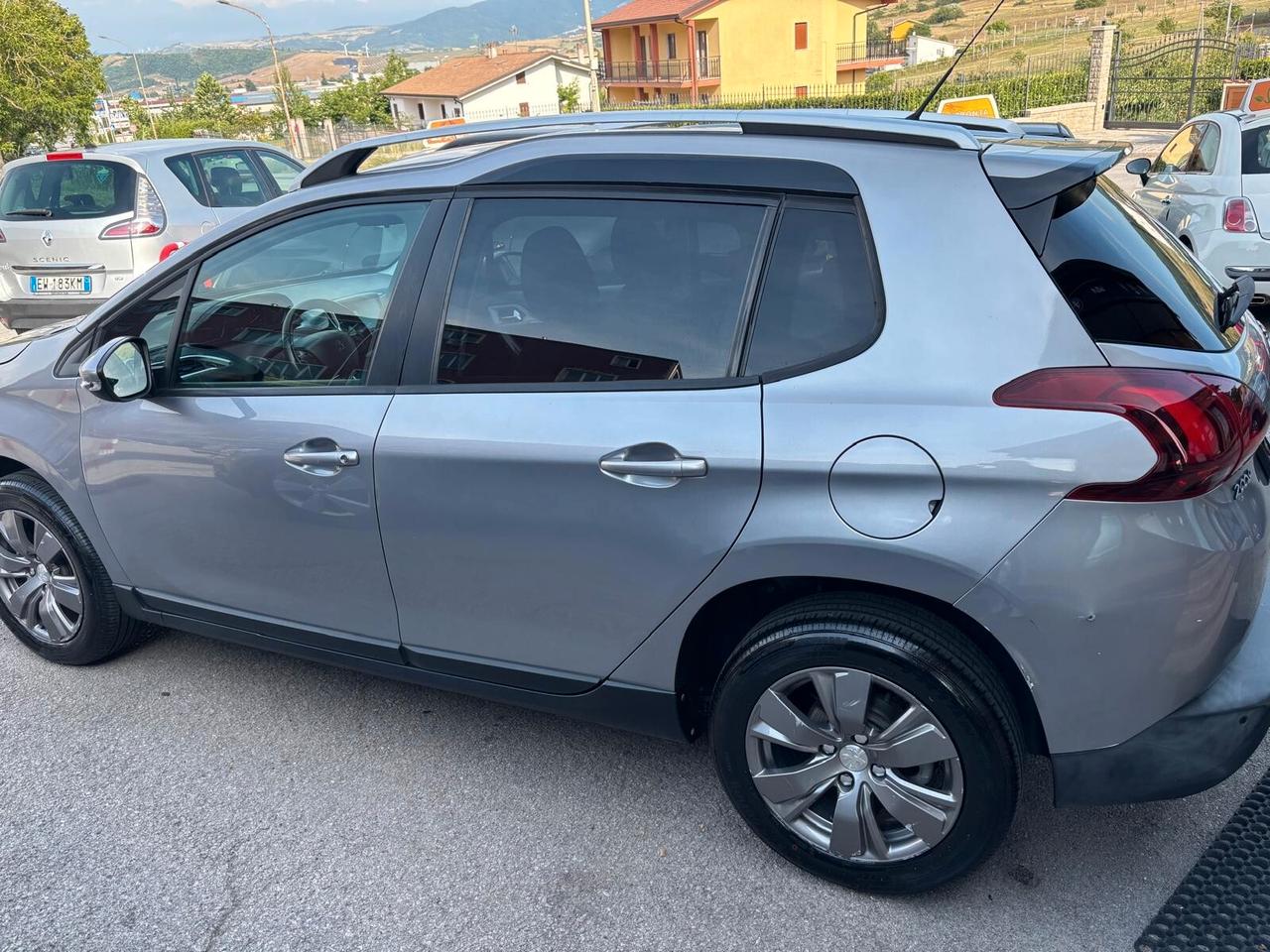 Peugeot 2008 BlueHDi 100 S&S Allure